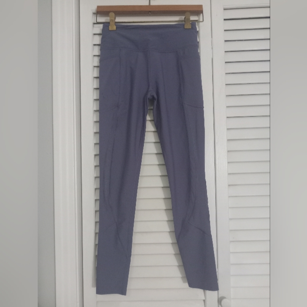 NWOT Victoria's Secret workout leggings Size S in periwinkle